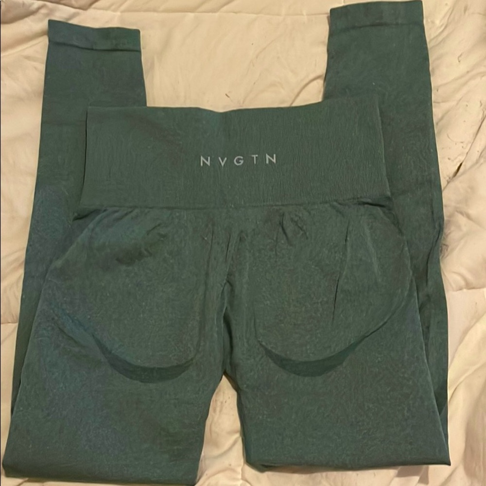 NVGTN Contour Seamless Leggings-Forest Green